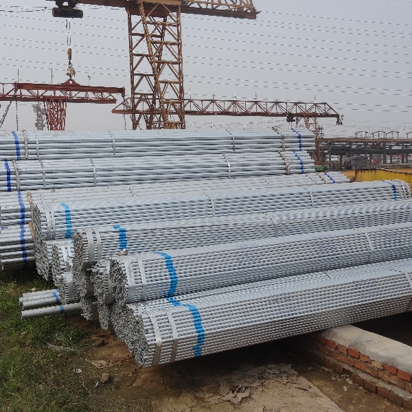 Threaded galvanized steel pipe with caps